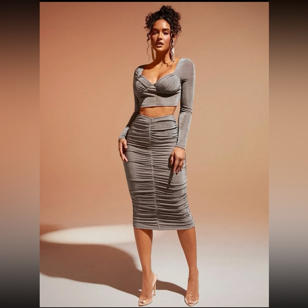 NEW-Never Worn SHEIN 2 piece- crop top and skirt